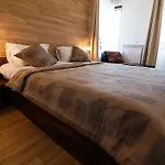Twin House Πανσιόν