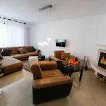 Twin House Πανσιόν 3*