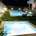 Guest house Twin House 3*